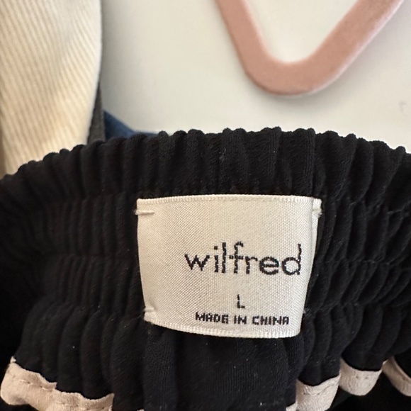 ARITZIA Wilfred high waisted long navy pant size L - Picture 3 of 4